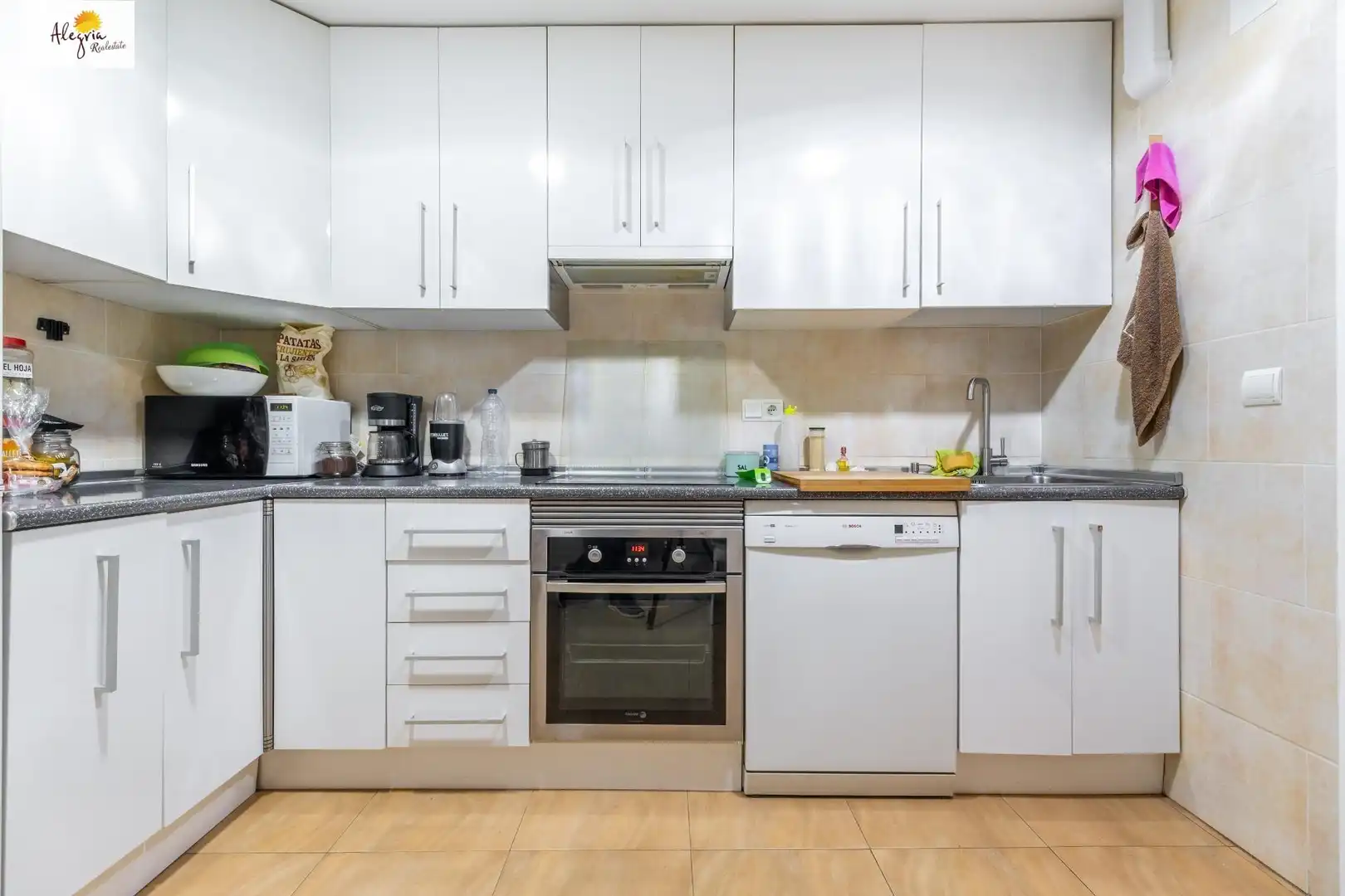 Cocina de Apartamento en venta en Alicante / Alacant con Calefacción y Amueblado