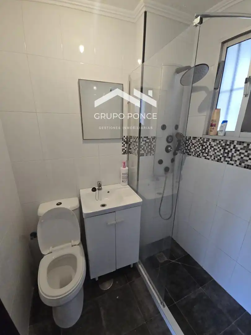 Badezimmer von Dachboden zum Verkauf in Jerez de la Frontera mit Klimaanlage