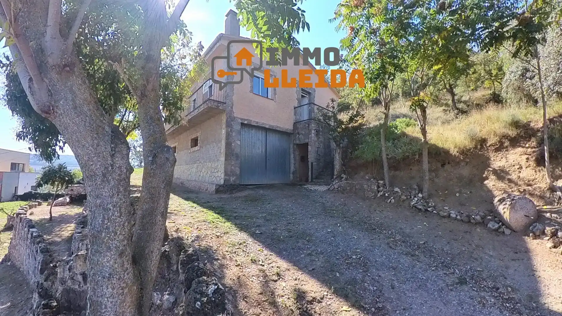 Vista exterior de Casa o xalet en venda en Les Avellanes i Santa Linya amb Calefacció, Terrassa i Balcó