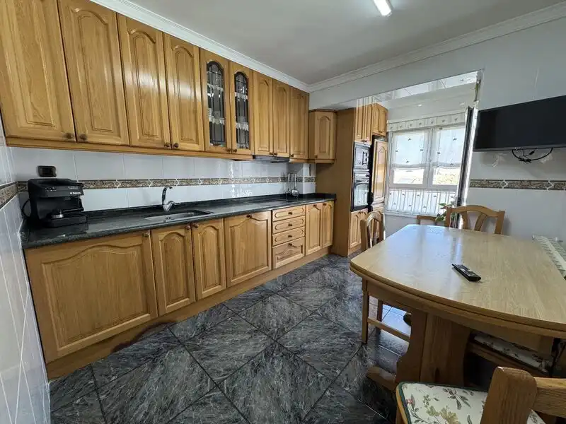 Cuina de Pis en venda en Legazpi amb Calefacció, Traster i Balcó