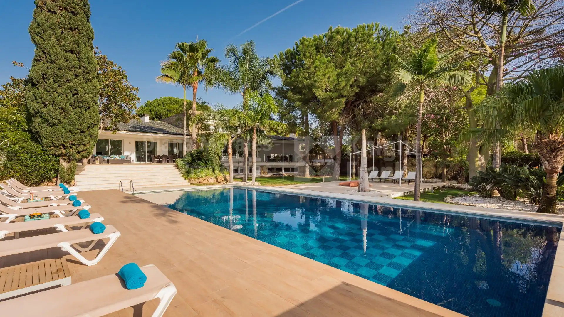 Piscina de Casa o chalet en venta en Marbella con Aire acondicionado, Jardín privado y Terraza