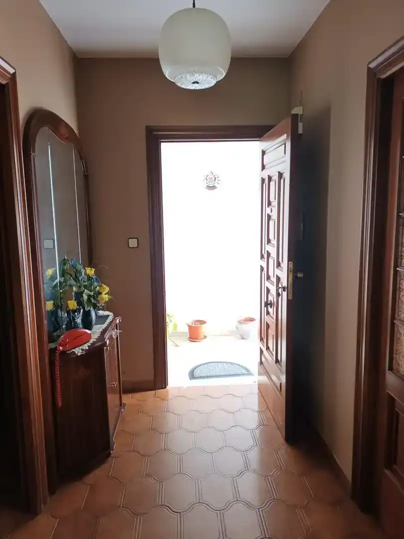 Casa adosada en venda en Bergondo amb Balcó
