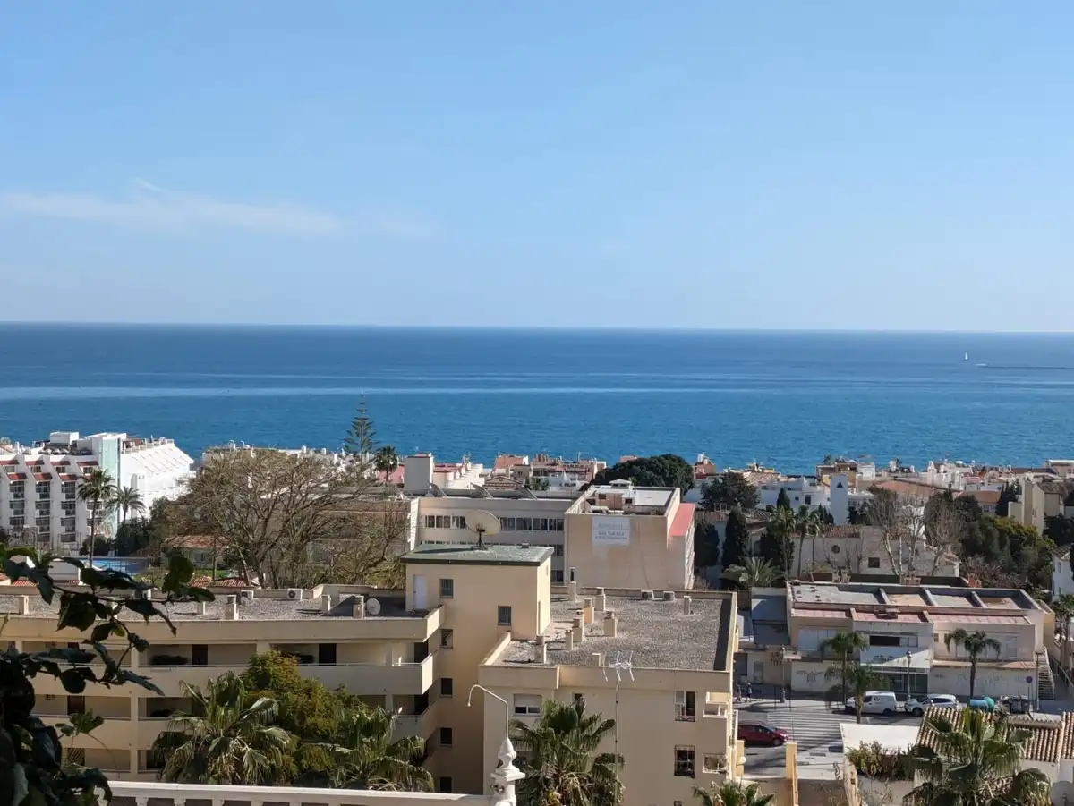 Außenansicht von Wohnungen zum Verkauf in Torremolinos mit Klimaanlage, Heizung und Terrasse
