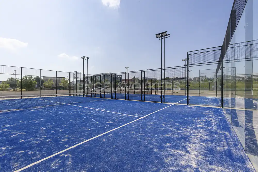 Vista exterior de Estudio de alquiler en Alcobendas con Aire acondicionado, Calefacción y Jardín privado