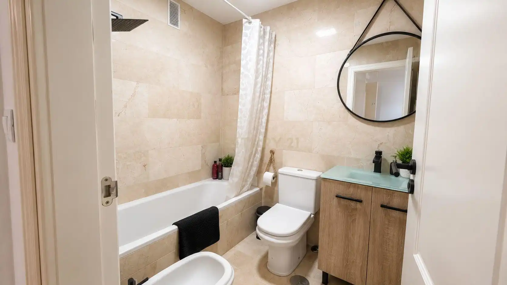 Baño de Apartamento en venta en Mijas con Jardín privado, Trastero y Piscina comunitaria
