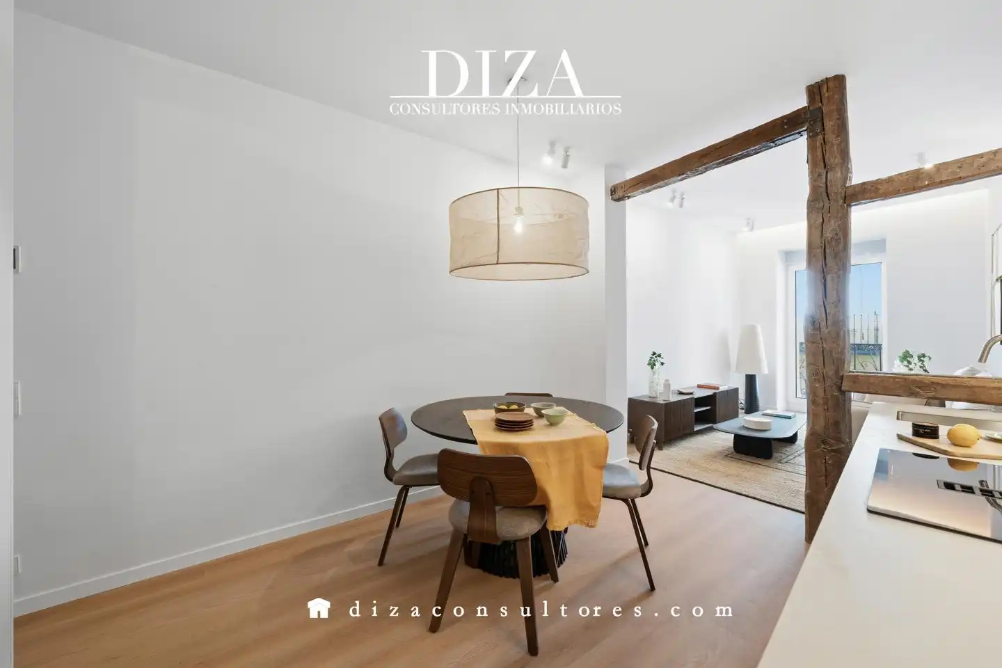 Menjador de Apartament en venda en Madrid amb Aire condicionat, Calefacció i Moblat