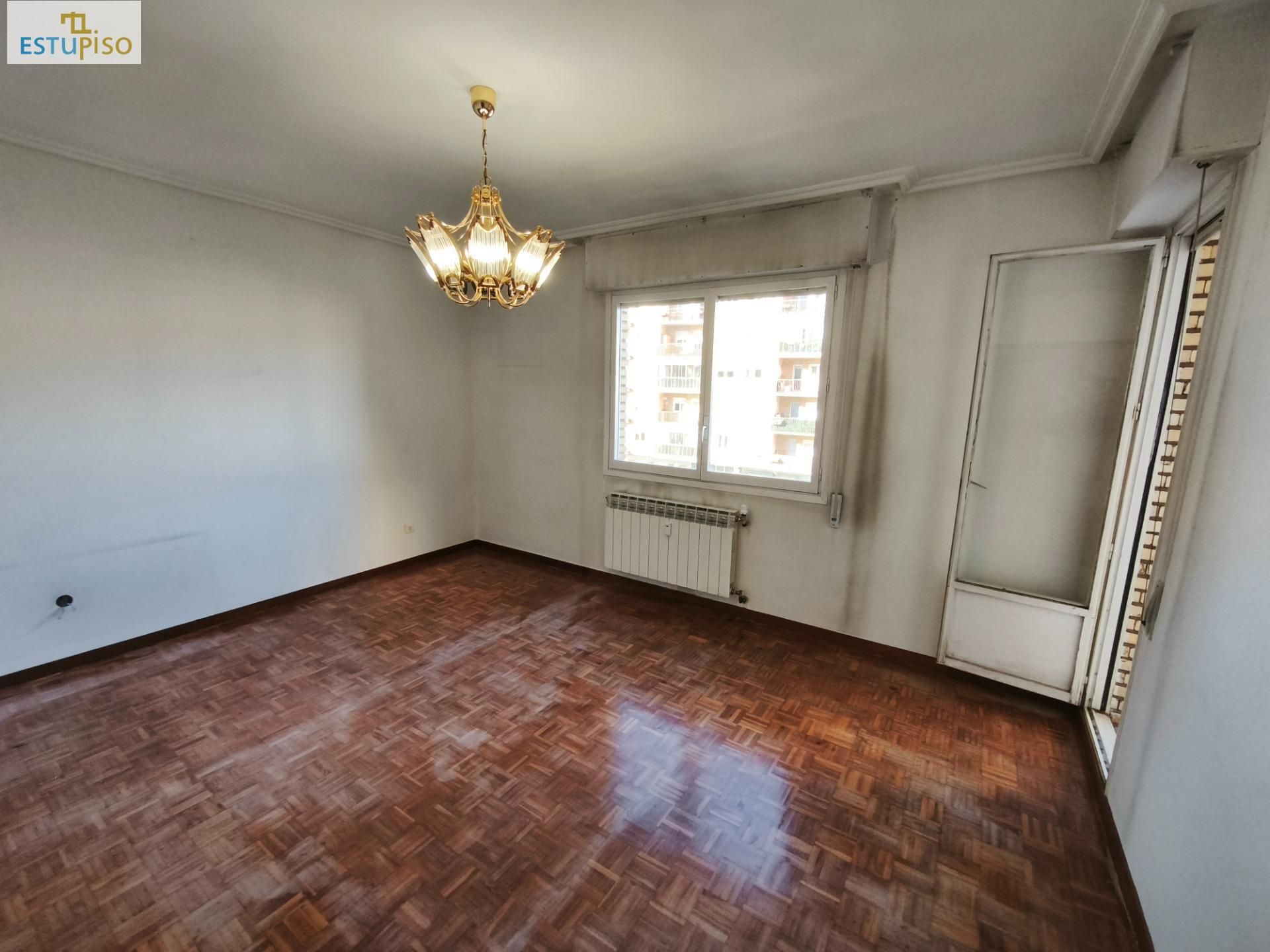 Bedroom of Flat for sale in Vitoria - Gasteiz  with Parquet flooring, Terrace and Storage room