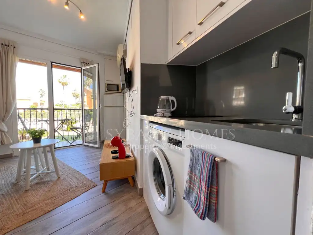 Vista exterior de Apartamento de alquiler en Dénia con Aire acondicionado, Jardín privado y Piscina