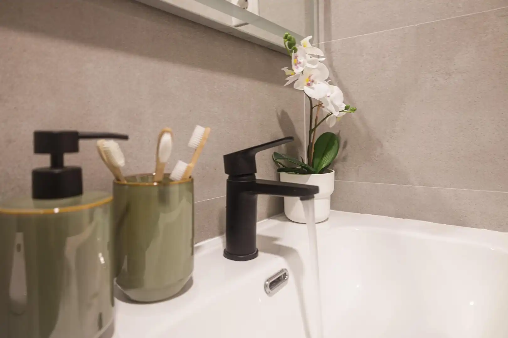 Bathroom of Flat for sale in Madrid