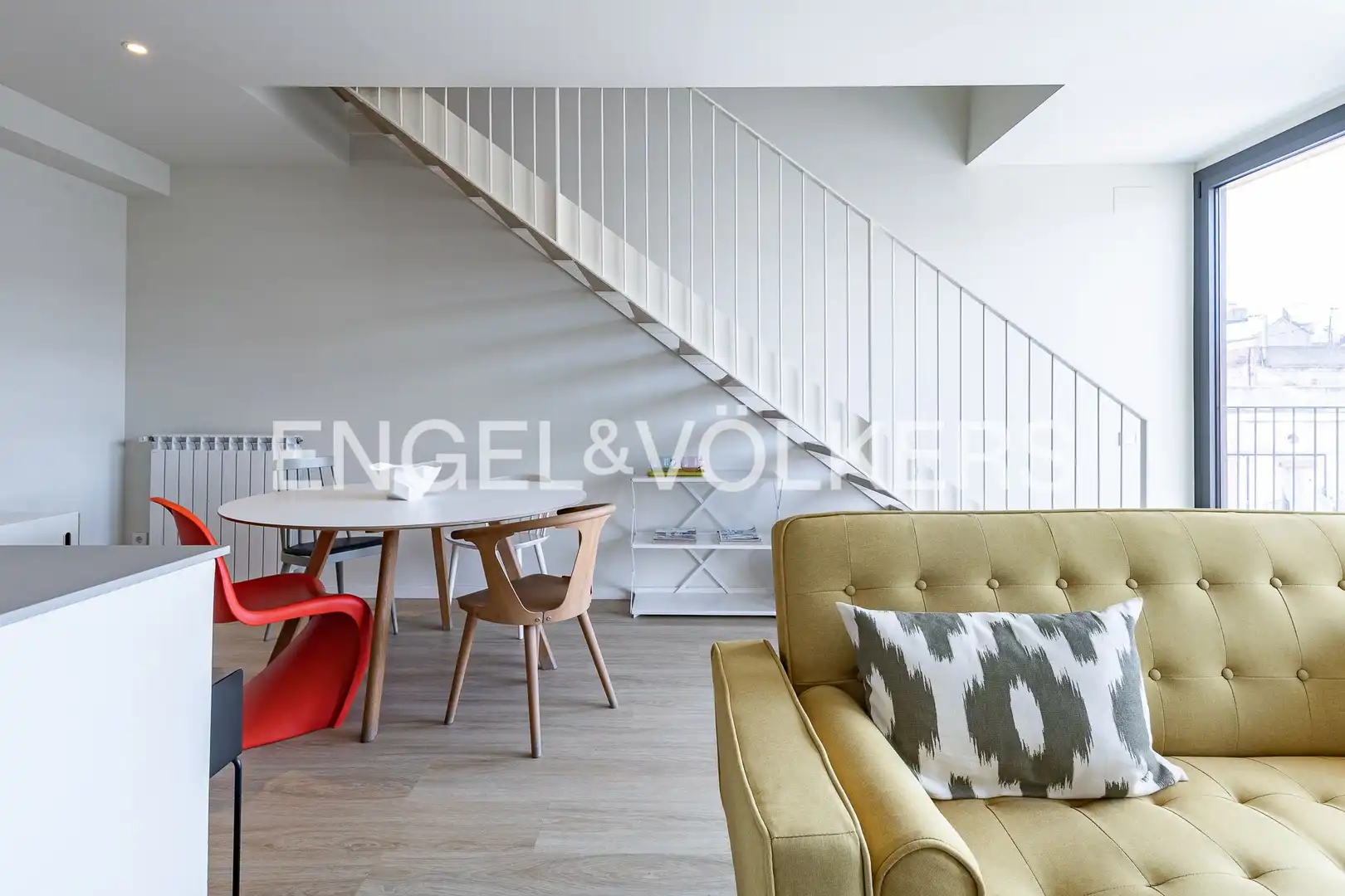 Wohnzimmer von Maisonette zum Verkauf in Barcelona mit Klimaanlage, Heizung und Parkett