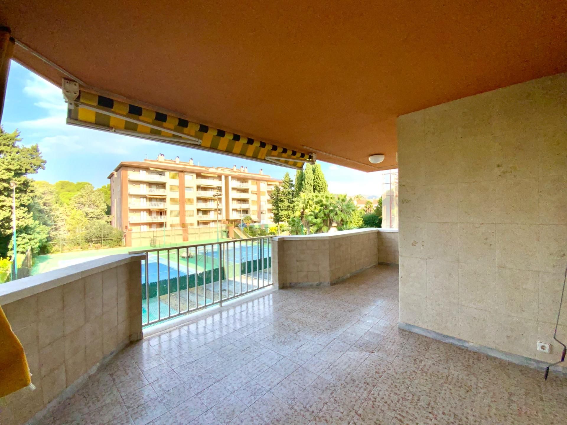 Piso de alquiler en Carrer FIGUERA, Roda de Berà