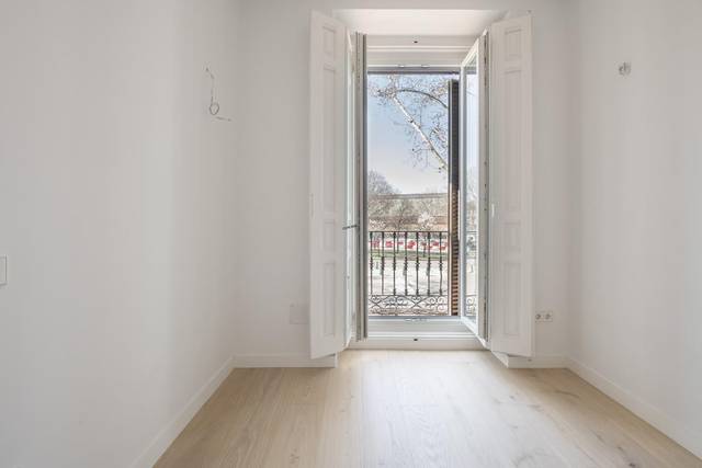 Piso en Venta en P.º de la Infanta Isabel, 5 en Jerónimos