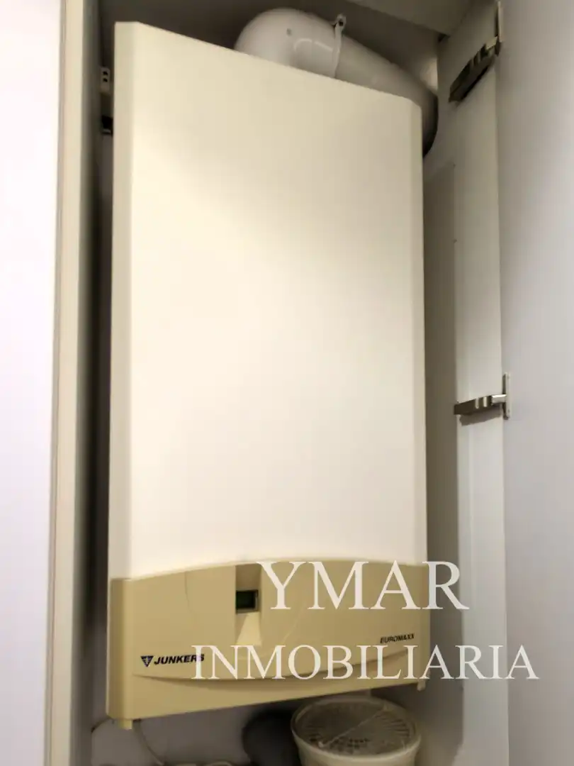 Bedroom of Flat for sale in Móstoles  with Air Conditioner, Heating and Parquet flooring