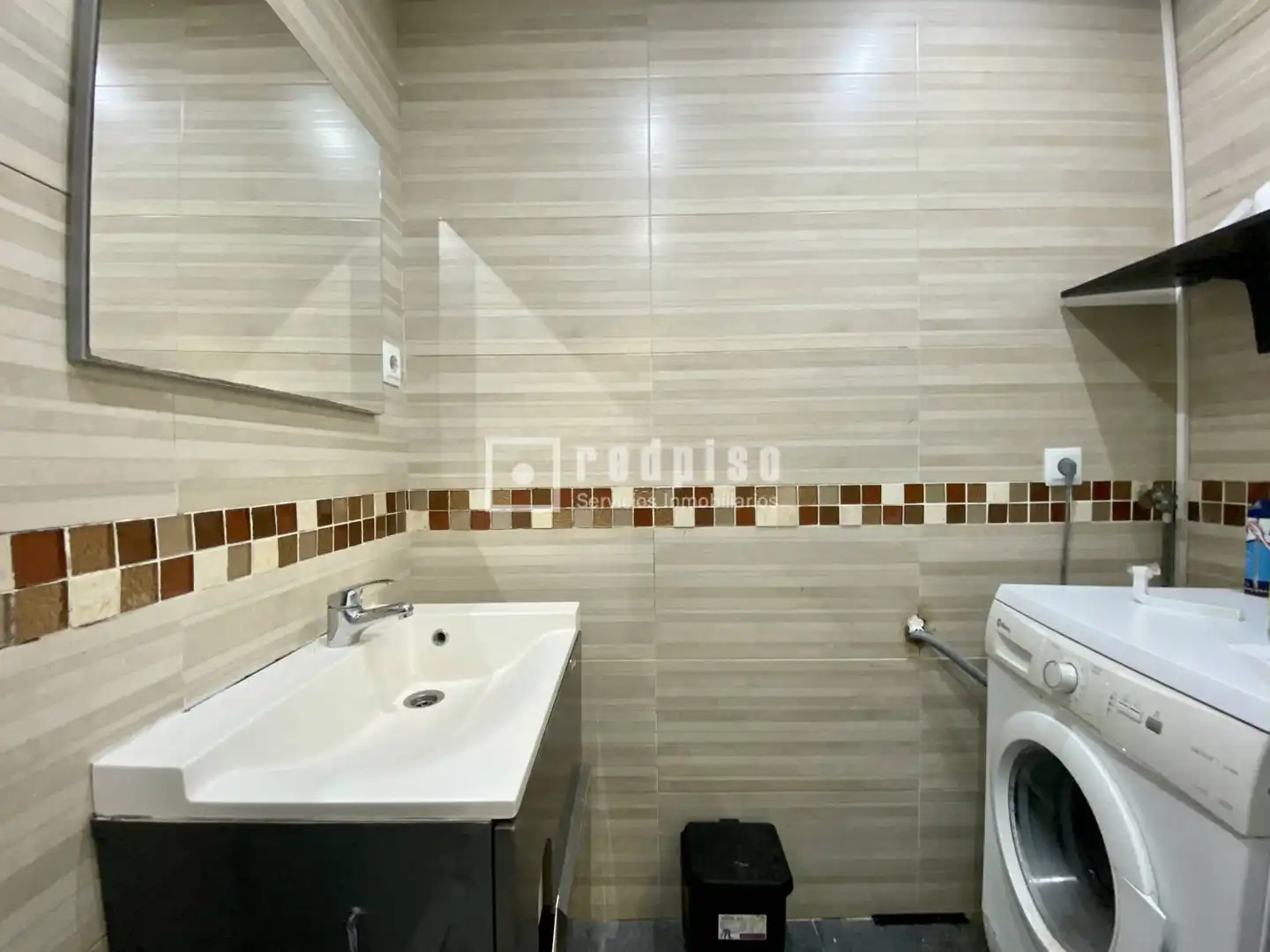 Bathroom of Flat for sale in Barcelona