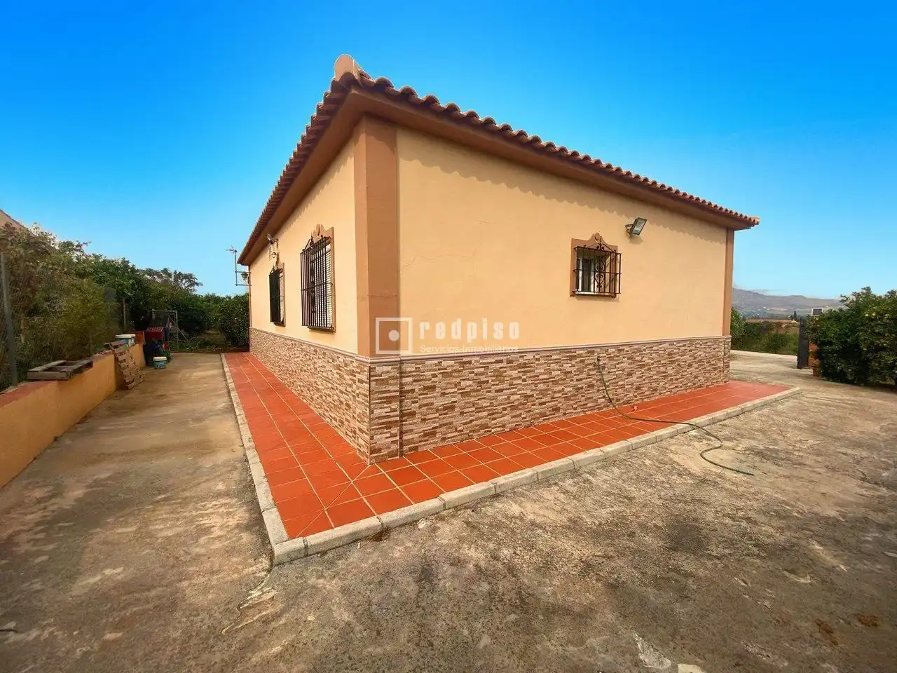 Vista exterior de Casa o xalet en venda en Alhaurín El Grande amb Terrassa i Traster