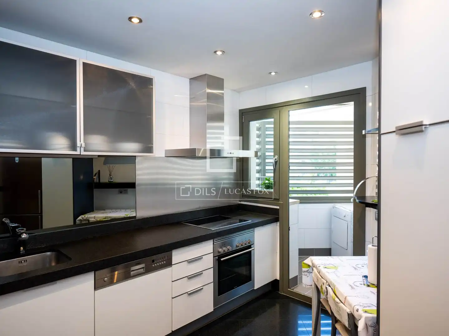 Kitchen of Flat for rent in Madrid  with Air Conditioner, Heating and Private garden