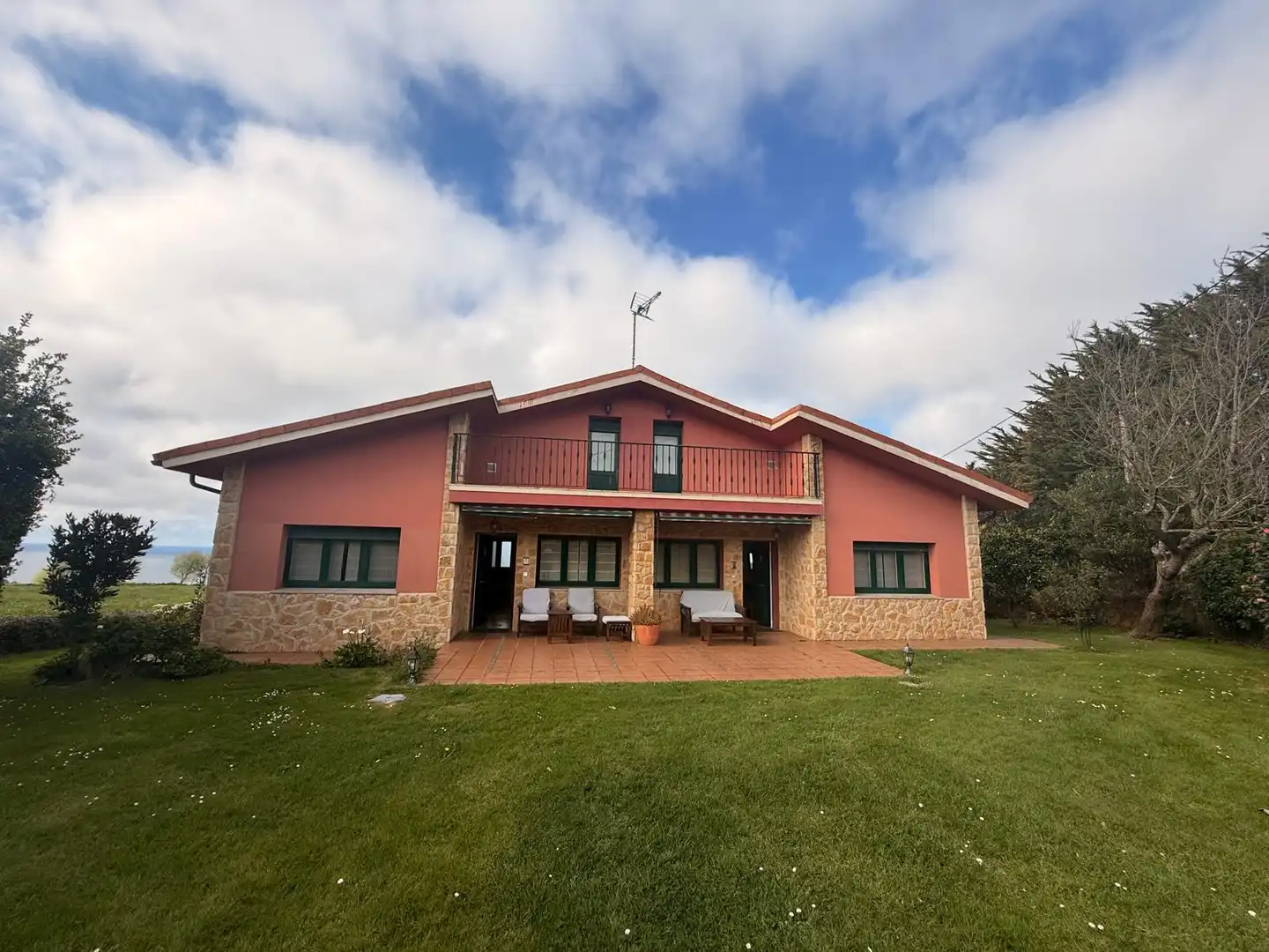 Vista exterior de Casa o chalet en venta en Villaviciosa con Calefacción, Jardín privado y Terraza