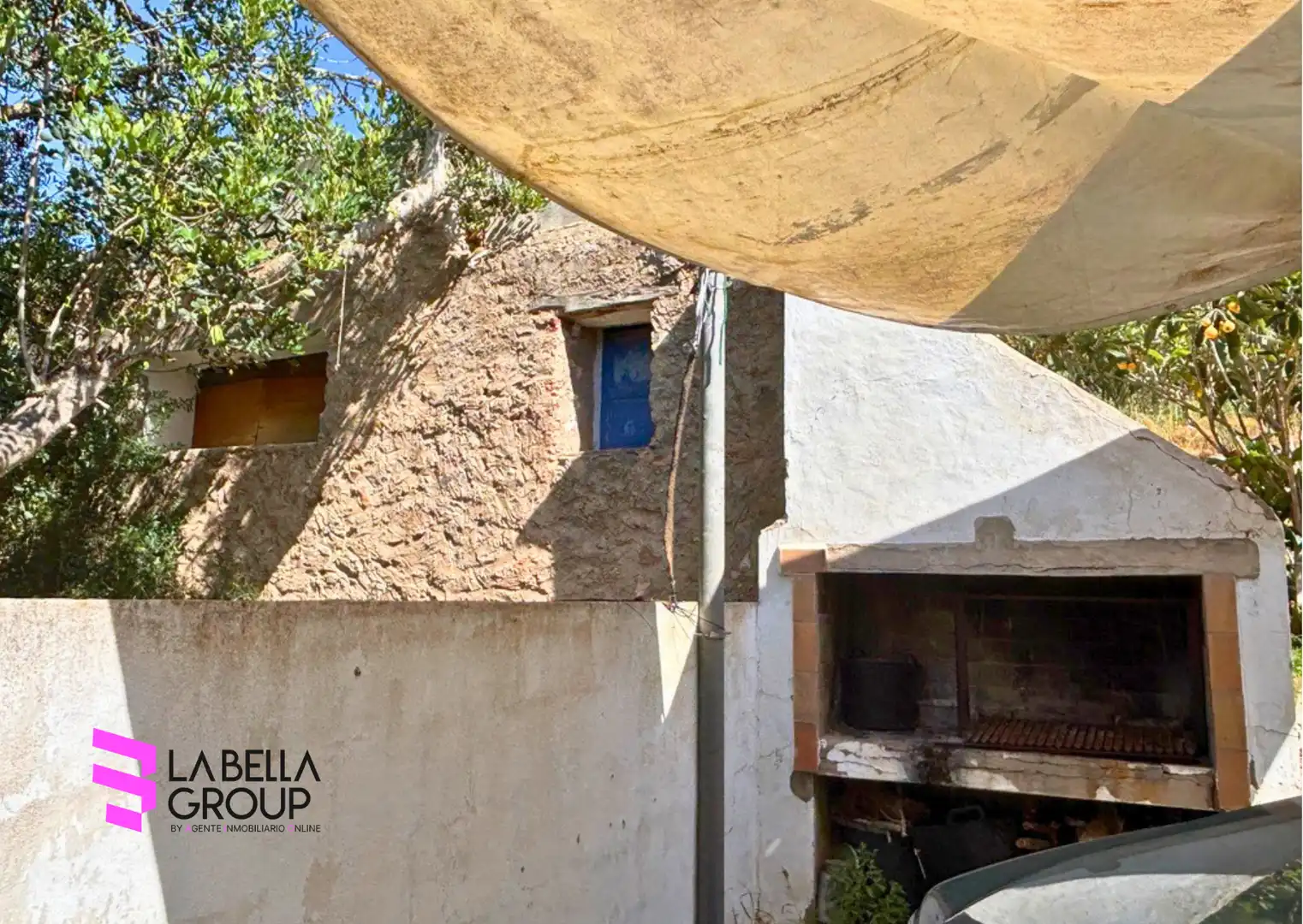 Vista exterior de Finca rústica en venda en Santa Eulària des Riu amb Aire condicionat, Jardí privat i Terrassa