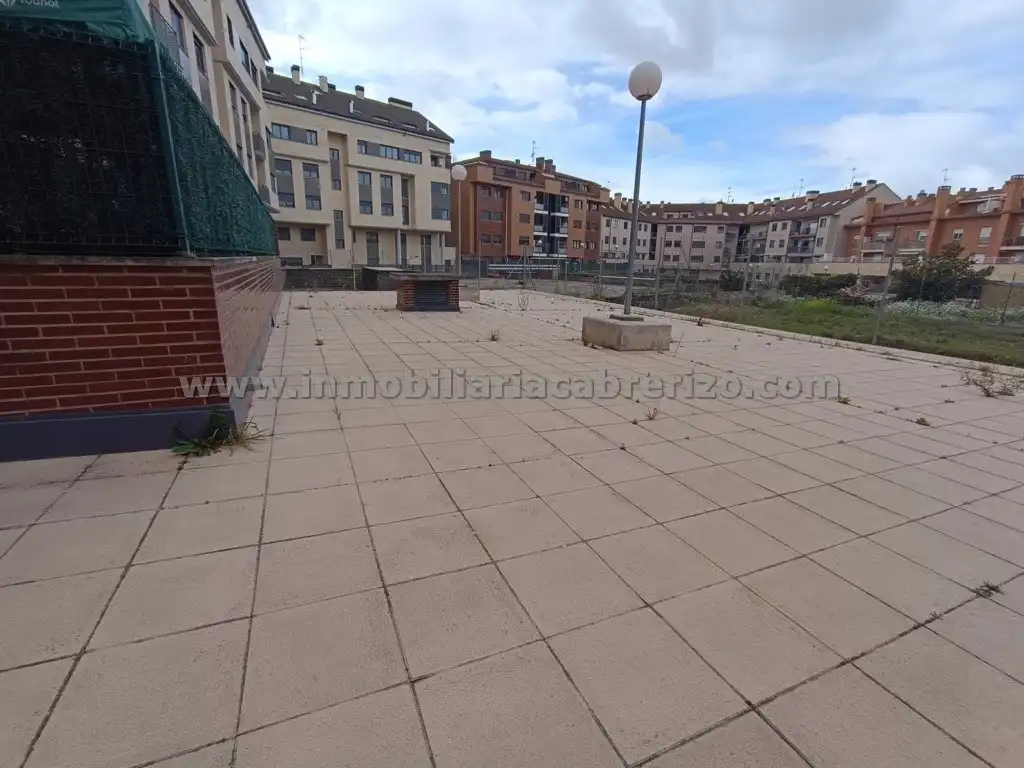Terraza de Ático en venta en Villamediana de Iregua con Calefacción, Parquet y Terraza