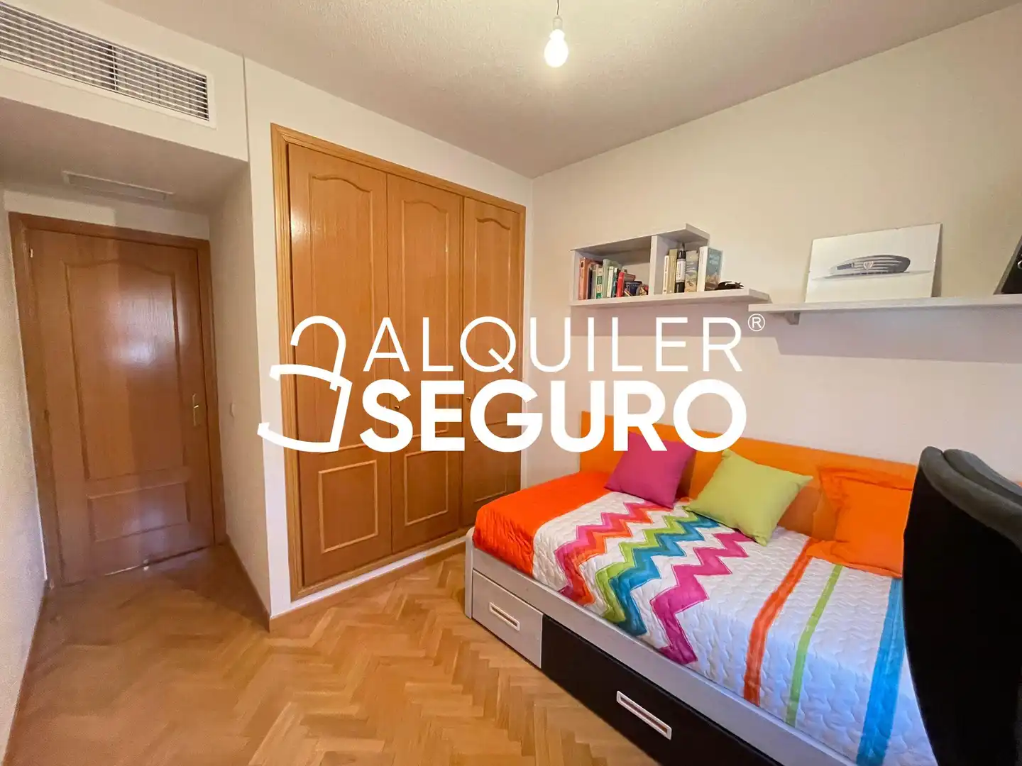 Habitación de Piso de alquiler en Madrid con Calefacción, Trastero y Piscina
