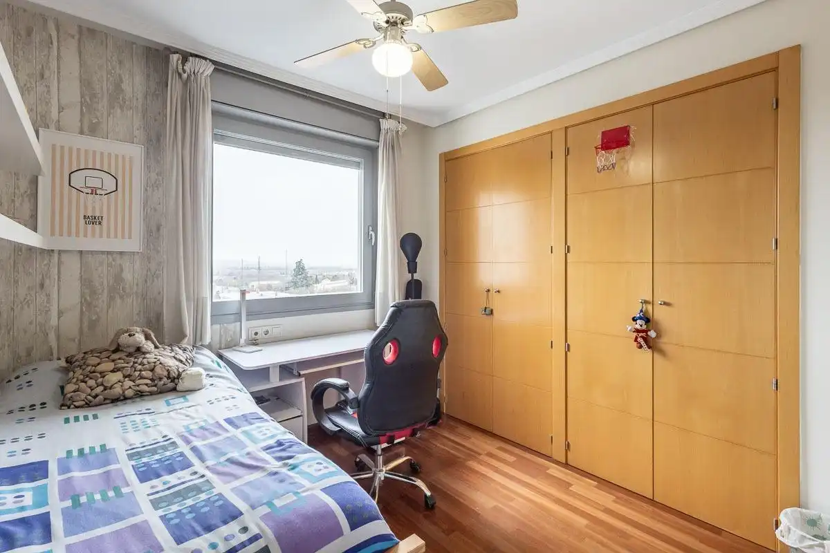 Bedroom of Flat for sale in Granada  with Air Conditioner and Storage room