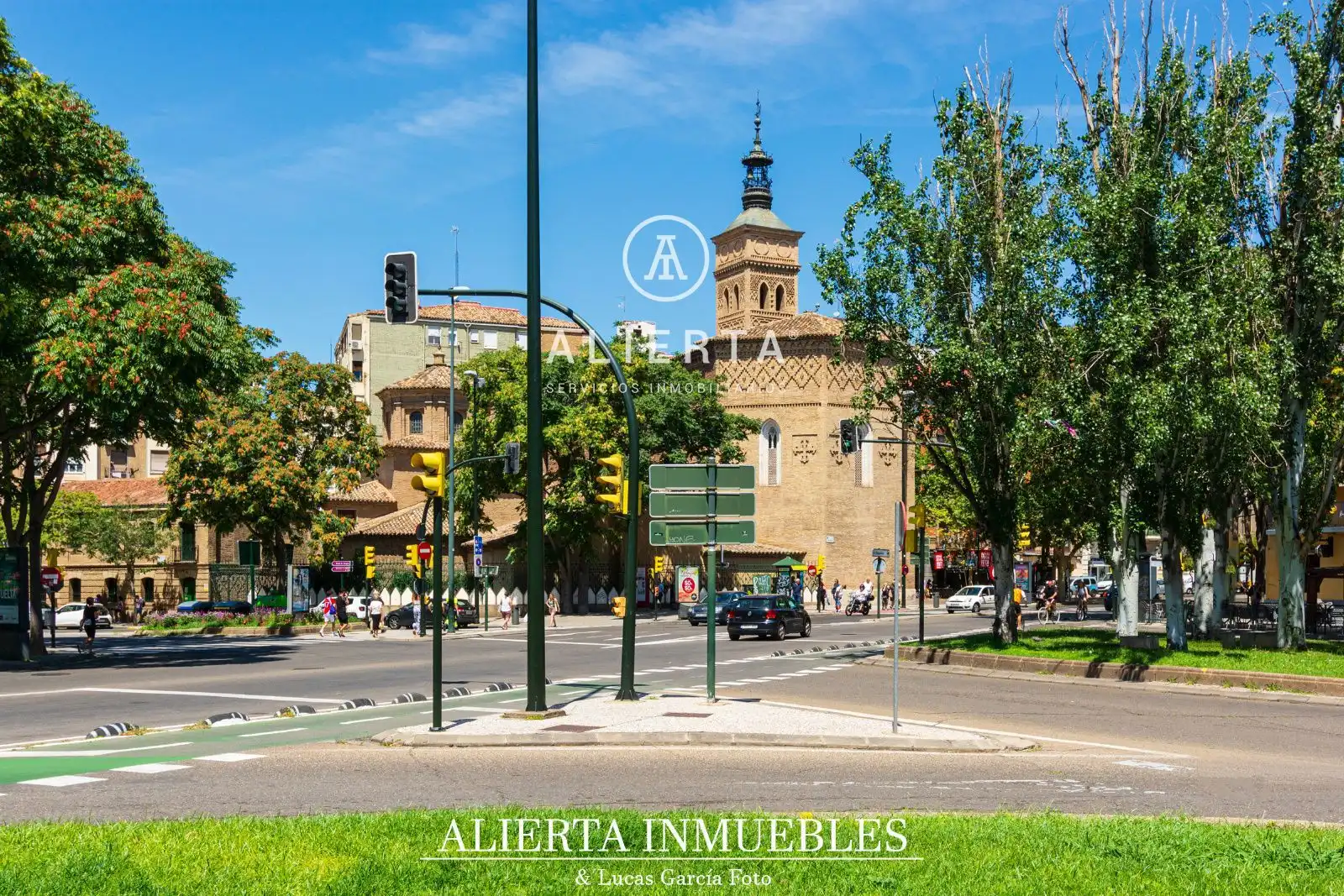 Exterior view of Flat for sale in Zaragoza  with Heating