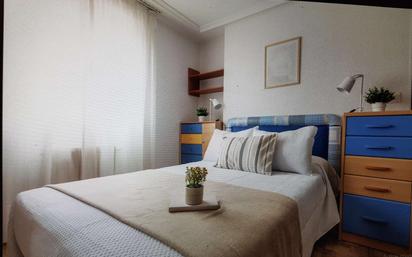 Bedroom of Flat to share in Santander  with Air Conditioner and Terrace