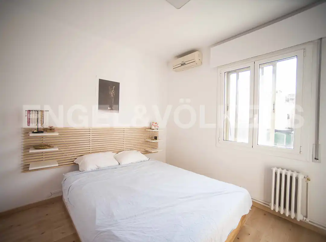Bedroom of Flat for rent in Barcelona  with Air Conditioner, Heating and Parquet flooring