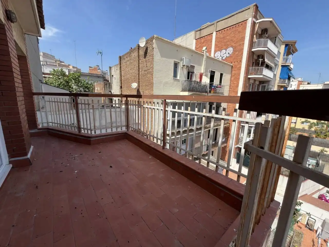 Oficina de alquiler en Calle Pinar del Río, 64, El Congrés i els Indians