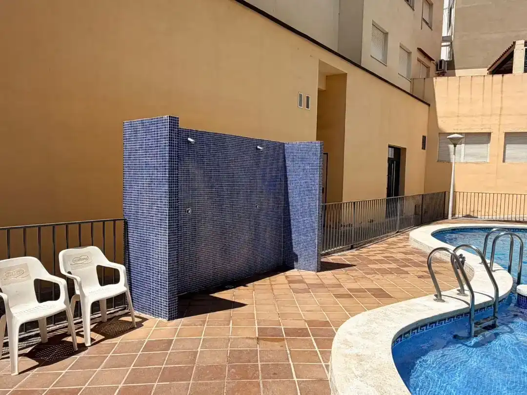 Piscina de Pis en venda en Silla amb Aire condicionat, Terrassa i Balcó