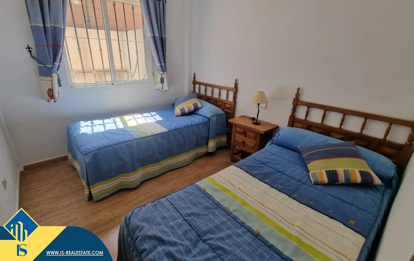 Habitación de Casa adosada en venta en Guardamar del Segura con Aire acondicionado, Calefacción y Terraza