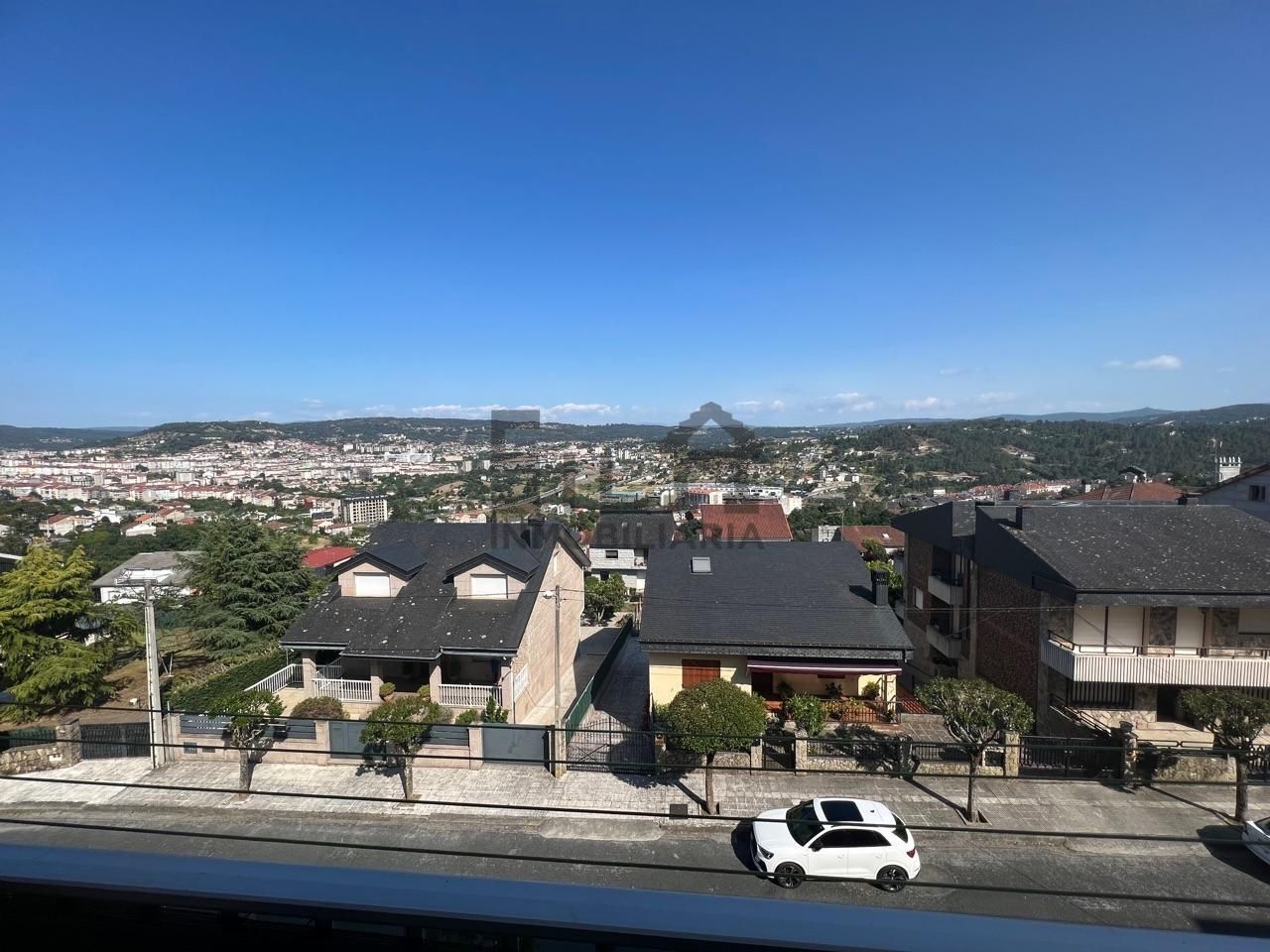 Vista exterior de Piso en venta en Barbadás con Calefacción, Trastero y Amueblado