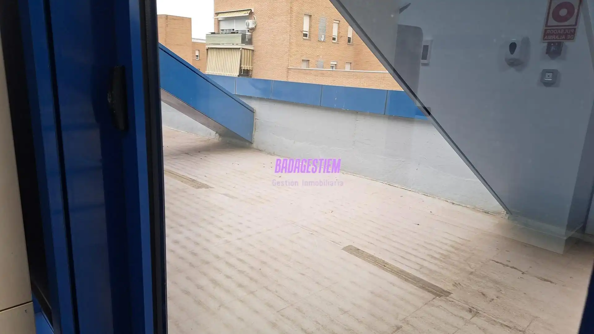Terraza de Oficina de alquiler en Badalona