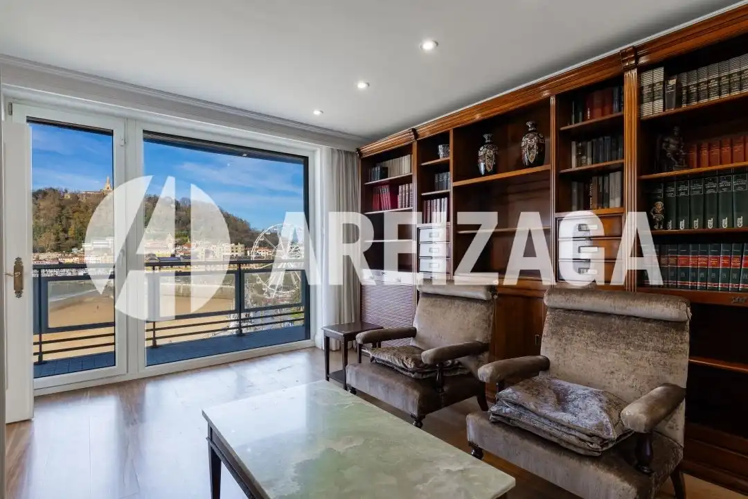 Living room of Flat for sale in Donostia - San Sebastián   with Air Conditioner, Heating and Terrace