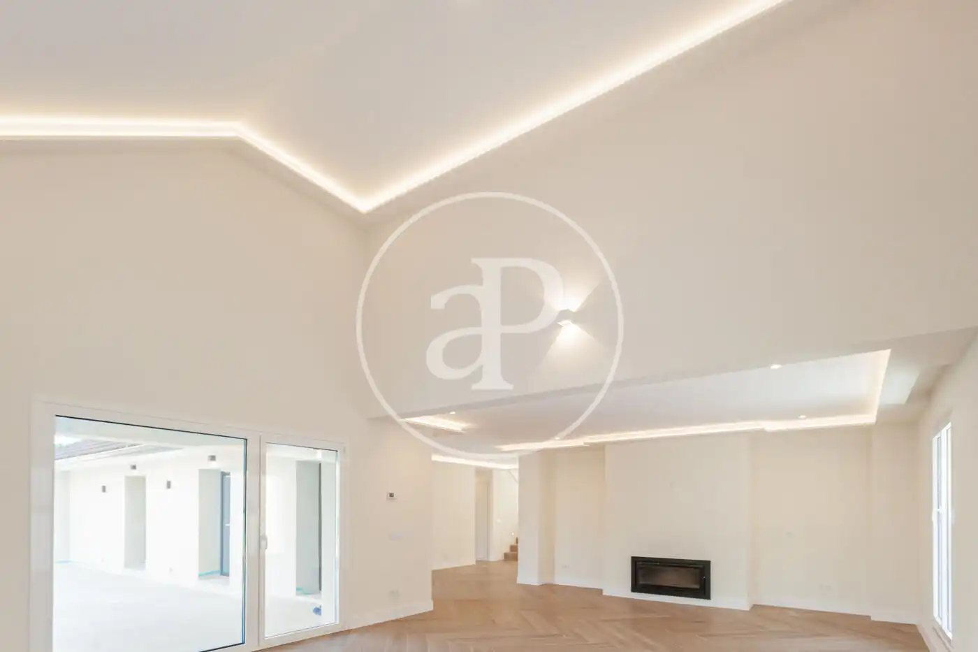 Sala d'estar de Casa o xalet en venda en Ciudalcampo amb Aire condicionat, Calefacció i Jardí privat