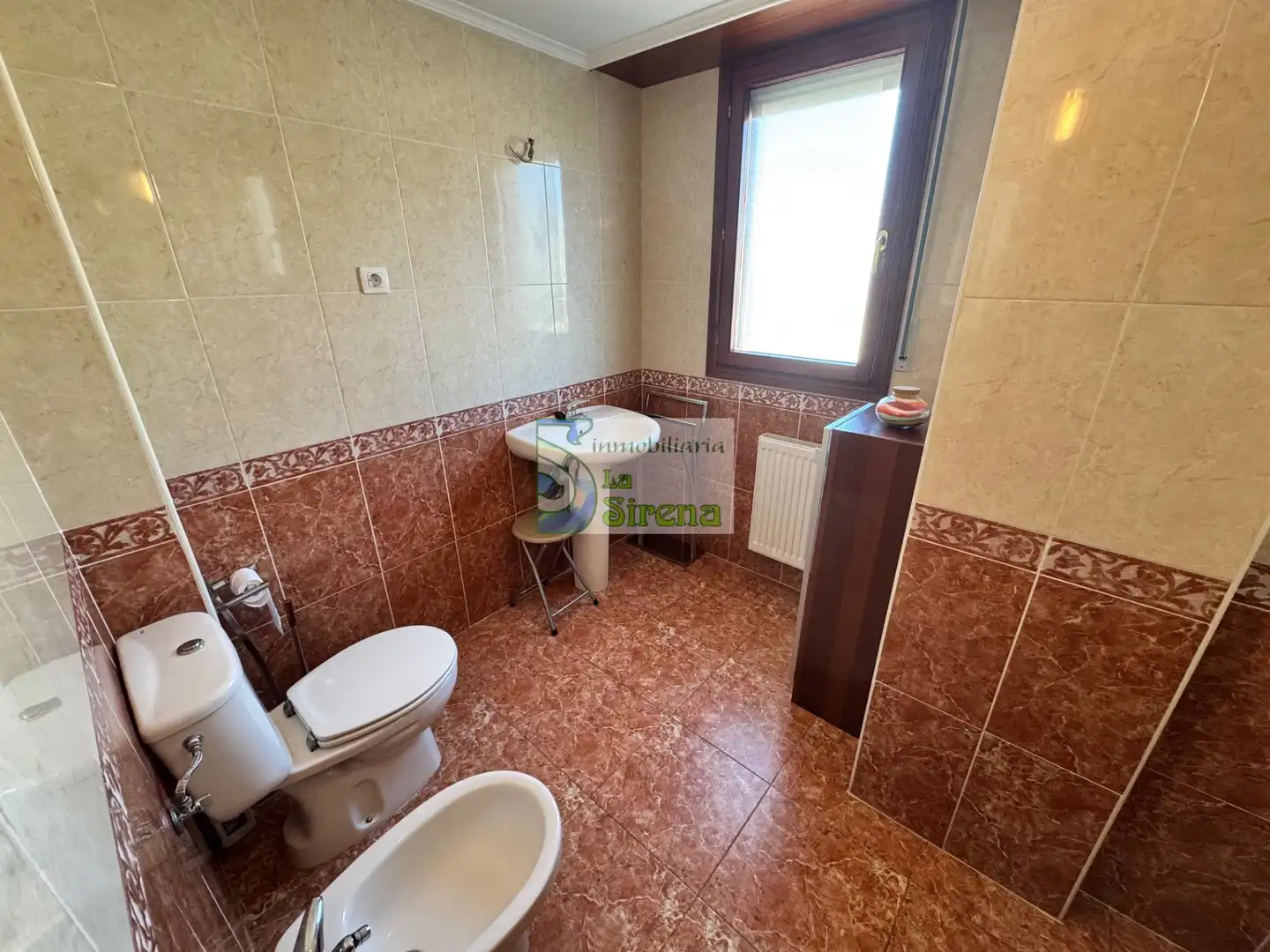 Baño de Piso en venta en Castro-Urdiales con Calefacción, Terraza y Trastero