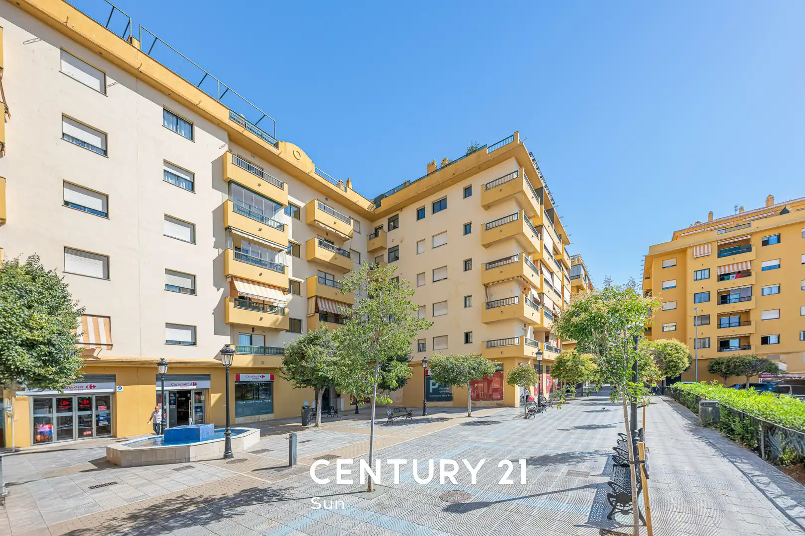 Vista exterior de Pis en venda en Marbella amb Aire condicionat, Calefacció i Terrassa