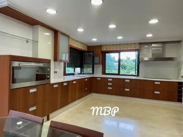 Cuina de Casa o xalet en venda en Pontevedra Capital  amb Moblat