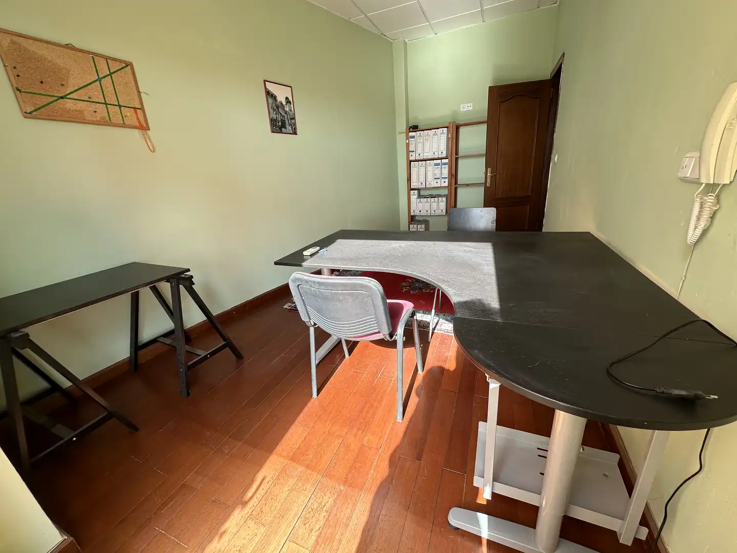 Büro zur Miete in Antigua mit Klimaanlage, Terrasse und Möbliert