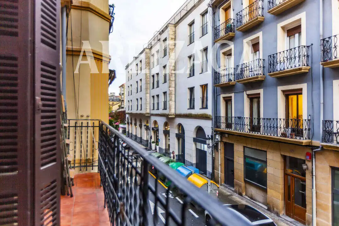 Vista exterior de Piso en venta en Donostia - San Sebastián  con Calefacción y Balcón