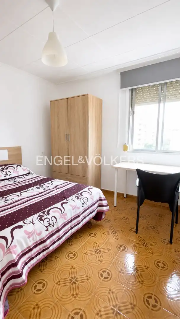 Habitación de Piso de alquiler en Valencia con Calefacción y Amueblado