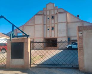 Vista exterior de Casa adosada en venda en Layos amb Aire condicionat