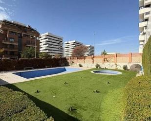 Piscina de Pis de lloguer en  Granada Capital amb Calefacció, Jardí privat i Balcó