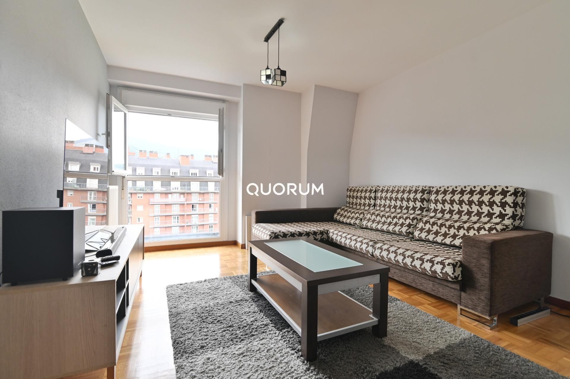 Living room of Flat to rent in Bilbao   with Heating