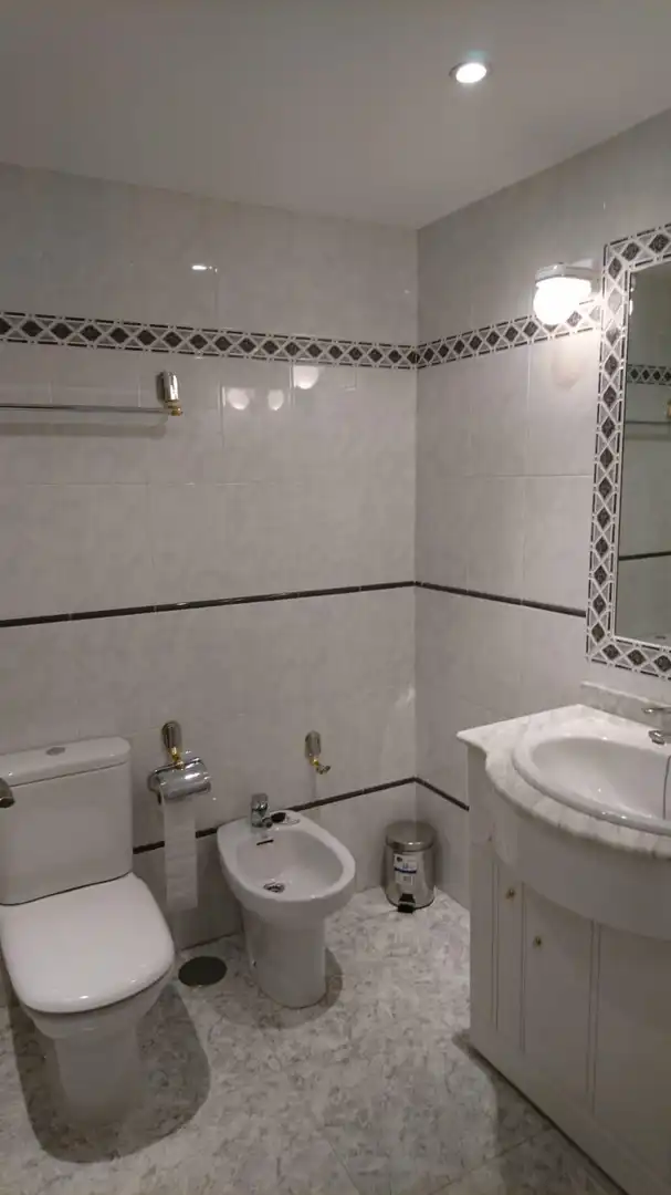 Baño de Piso de alquiler en Córdoba con Aire acondicionado y Calefacción