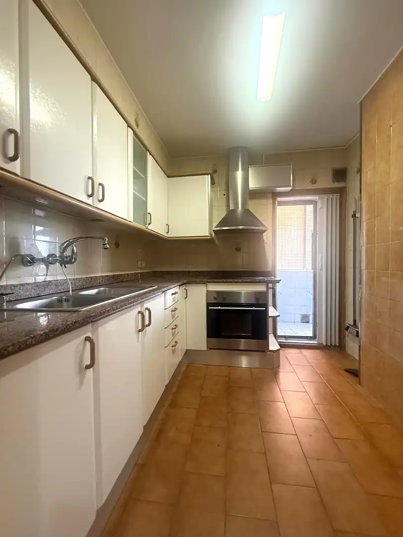 Cuina de Pis en venda en Granollers amb Calefacció i Balcó