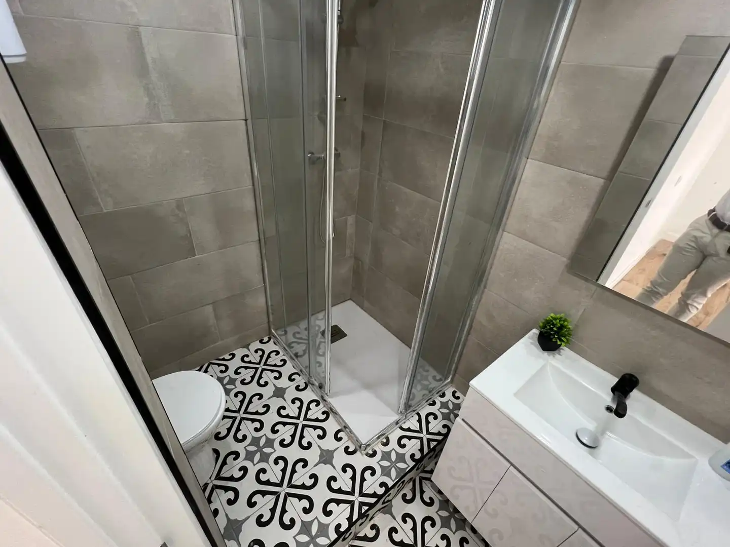 Bathroom of Ground floor for sale in Barcelona  with Heating
