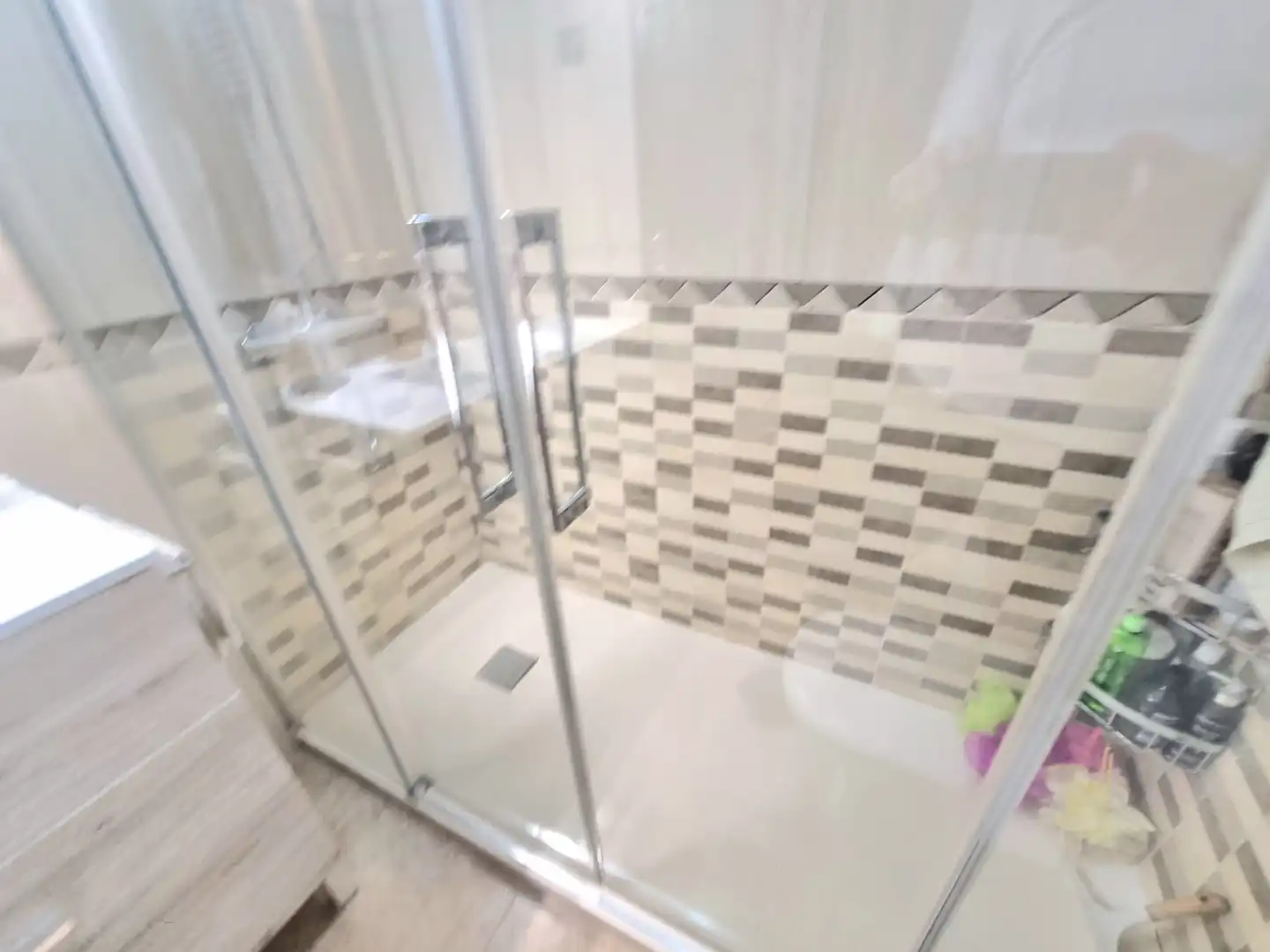 Badezimmer von Haus oder Chalet zum Verkauf in Bigues i Riells del Fai mit Klimaanlage, Heizung und Parkett