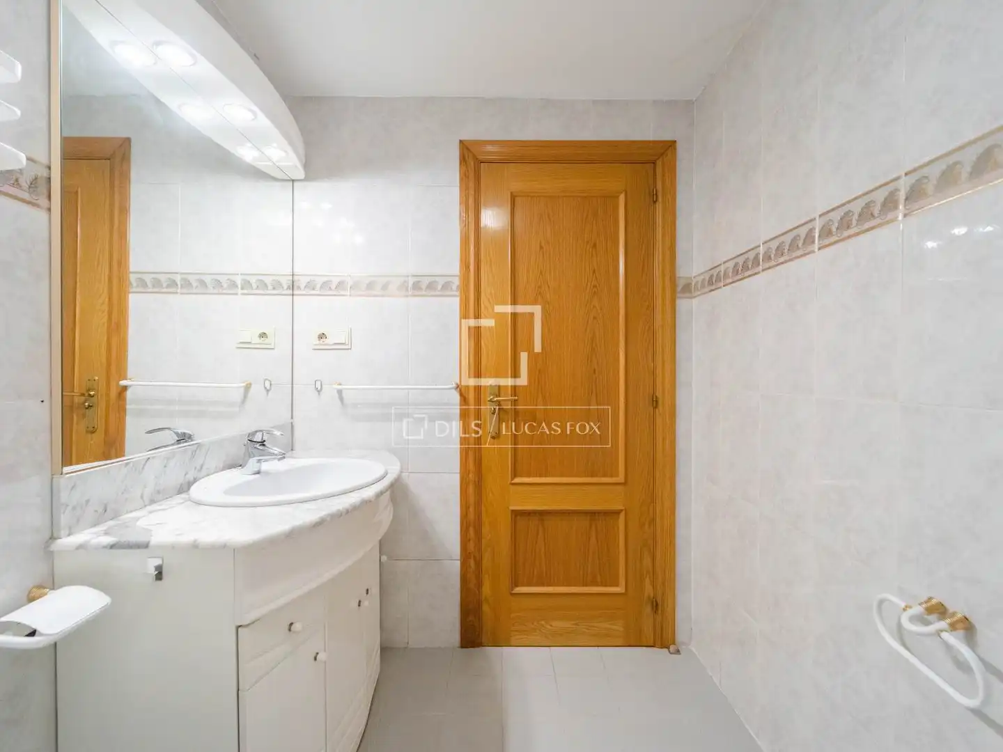 Wohnung zum Verkauf in Valencia mit Klimaanlage, Möbliert und Balkon