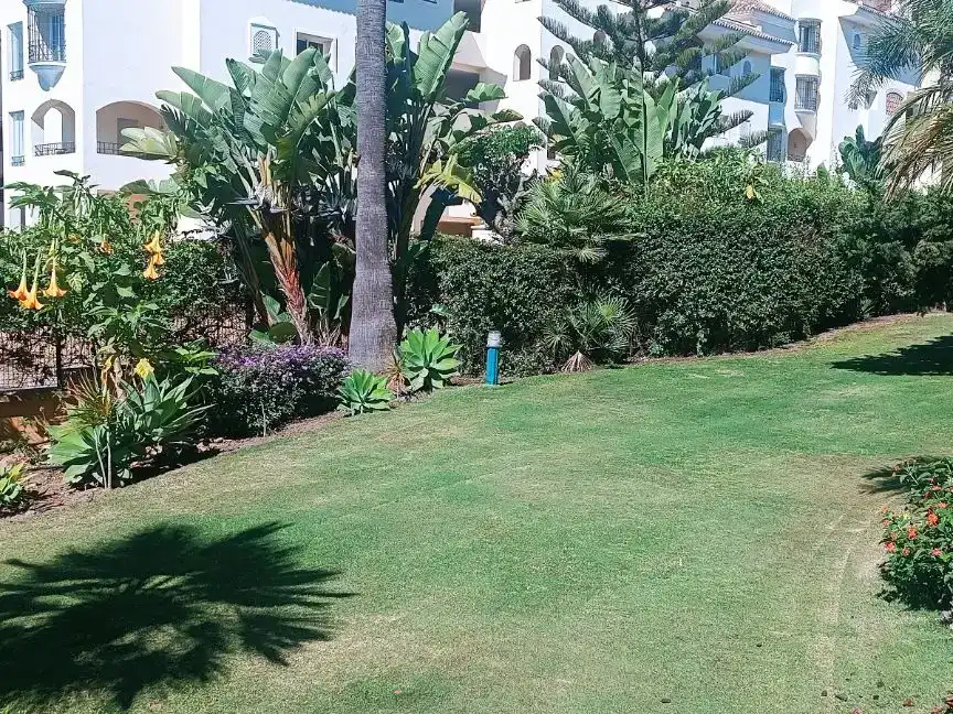 Jardí de Apartament en venda en Marbella amb Aire condicionat, Piscina i Balcó